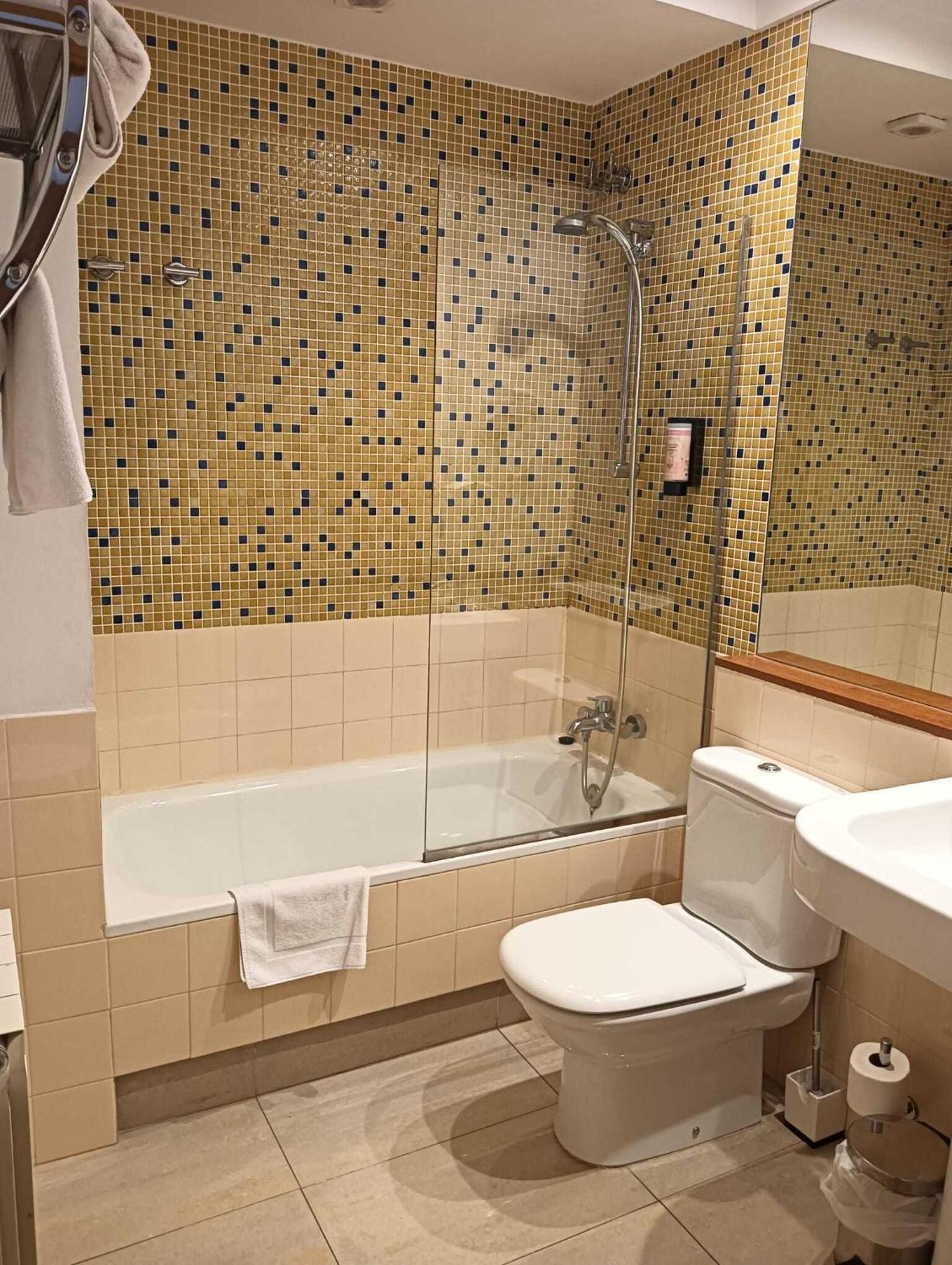 Gastro Hotel La Giraldilla Liérganes Pokoj fotografie